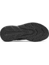 Championes de running Under Armour modelo Turbulence 3, color negro. Presentan una parte superior de malla de doble capa transpirable y una mediasuela con tecnología Charged+ para una amortiguación reactiva y suave. Incluyen suela de goma para mayor tracción y durabilidad.