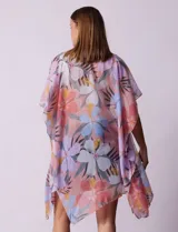 Kimono largo de modal con estampado floral multicolor.