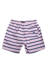 Short de baño de secado rápido con estampado floral en tonos celestes y blancos. Cuenta con cintura elástica con cordón ajustable, dos bolsillos laterales, un bolsillo trasero y suspensor interno.