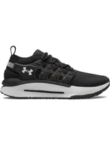 Championes Under Armour Phantom X de hombre, color negro con entresuela blanca y detalles en gris. Cuentan con parte superior de tejido transpirable, estructura de TPU en el mediopié con el logo de la marca en blanco y amortiguación de espuma.