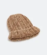 Gorro de punto texturizado con bajo plegado, confeccionado en tejido suave de poliéster.