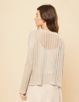 Sweater blanco de algodón con escote redondo, manga larga y calado en punto desagujado.