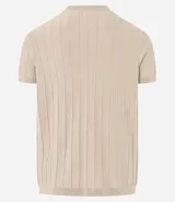 Remera de manga corta color beige, con cuello redondo y tejido texturizado acanalado.