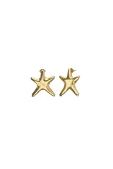 Aros tipo caravanas con diseño de estrella de mar, bañados en oro 18k con acabado brillante.