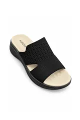 Sandalia tipo zueco Aurora modelo AU400, color beige, con capellada de lycra perforada y suela chunky de goma.