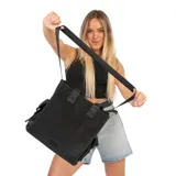 Bolso tote negro con correa larga al hombro y múltiples bolsillos externos.