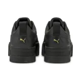 Championes Puma Mayze Classic, color negro, con plataforma y logo dorado.