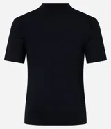 Remera básica de corte ajustado, color rosado, con mangas cortas y cuello redondo. Confeccionada en tejido de ribana lisa.