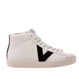 Championes de caña alta Victoria modelo Berlín Botín, color blanco con logo en forma de V y detalles en negro. Fabricados en España con cuero de alta calidad.