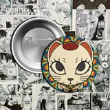 Pin metálico con ilustración de personajes de DanDaDan besándose.