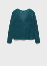 Jersey de punto fino con acabado metalizado, cuello en pico y manga larga. Presenta un diseño recto y ligero.