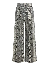 Pantalón tiro alto de pierna ancha con estampado animal print de serpiente en tonos beige, blanco y negro.