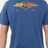 Remera azul de manga corta con cuello redondo y logo Rip Curl estampado en el pecho.