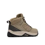 Botas de trekking Columbia modelo Transverse Hike, color beige y marrón con suela negra. Diseñadas con tecnología impermeable, parte superior de piel y malla, entresuela con amortiguación y suela de alta tracción para senderismo.