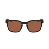 Lentes de sol Nike Nkev 24012, con montura cuadrada negra, lentes marrones y detalles en rojo.