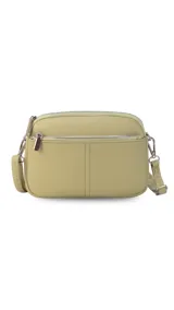 Bandolera pequeña de cuero sintético color verde claro, con diseño compacto, dos compartimentos con cierre y correa ajustable.