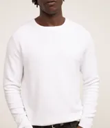Suéter de punto para hombre, color celeste, con textura acanalada horizontal, cuello redondo y mangas largas con puños ajustados.