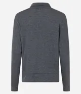 Blusa gris oscuro de punto liviano con cuello alto y mangas largas.