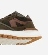 Championes de hombre marca Viko, estilo jogging, color verde oscuro, marrón y beige. Capellada de poliuretano con recortes contrastantes, ajuste con cordones y suela de PVC.