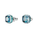 Par de aros de botón con baño de rodio y cristal azul cobalto de talla cuadrada, inspirados en la piedra natal del mes de diciembre.