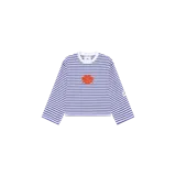 Remera de manga larga de Eme Studios con diseño a rayas horizontales en color azul y blanco, cuello redondo blanco y estampado frontal en el centro con un gráfico en tonos rojos y naranjas.