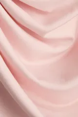 Body colaless rosado de punto crepé con escote cuadrado, breteles anchos y fruncido lateral.