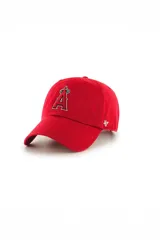 Gorra de béisbol roja con el logo de Los Angeles Angels bordado en el frente y el logo de '47 bordado en el lateral.