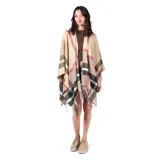 Poncho abierto de tejido de punto con diseño de cuadros escoceses en tonos beige, negro, blanco y detalles en rojo. Presenta terminaciones con flecos en el ruedo.