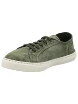 Sneaker de algodón orgánico color verde militar, con cordones al tono y suela de goma blanca.