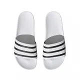 Ojotas Adidas Adilette Slide, color blanco con las tres bandas características de la marca en color negro sobre la banda superior. Diseño ergonómico con suela moldeada para mayor confort.