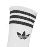 Pack de tres pares de medias Adidas de caña media en color blanco, con tres rayas negras en el puño y el logotipo del trébol bordado en negro.