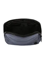 Riñonera unisex de tela acolchada color verde militar, con compartimento principal y bolsillo frontal con cierre, y correa ajustable negra.