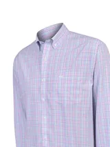 Camisa de manga larga RKF modelo Wf Pb, de corte regular y cuello americano abotonado. Presenta un estampado de cuadros multicolores en tonos celestes, rosados y verdes sobre base blanca, con un bolsillo en el pecho que incluye el logo bordado.