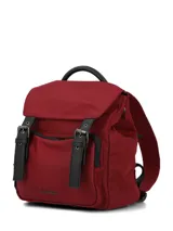 Mochila de poliéster color bordó con detalles en cuero sintético negro. Presenta solapa con correas decorativas y broches imantados, cierre principal con cremallera, bolsillo frontal con cierre, asa superior y correas ajustables.