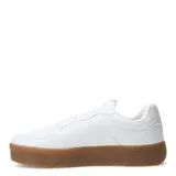 Championes con estampado animal print de leopardo en tonos marrones, con detalles en negro y suela marrón.