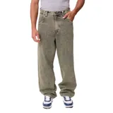 Pantalon de jean Rusty con corte holgado y acabado desgastado en tono verde oliva. Cuenta con cierre de botón y cremallera, bolsillos laterales y traseros, y presillas para cinturón.