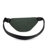 Riñonera verde de pana con correa ajustable negra y logo de la marca en cuero sintético. Reversible, con cierre YKK y compartimento principal con bolsillo lateral. Se puede usar en la cintura o al hombro.