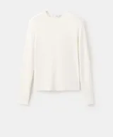 Remera de manga larga color blanco off-white, con cuello redondo y diseño entallado.