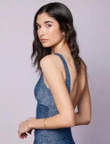 Malla enteriza estampada marca Club del Sol, con escote en V, breteles anchos, copa armada con sujetador interno y forro interno. Confeccionada en tejido italiano.