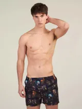 Bóxer Kevingston de algodón blanco con estampado integral de labios rojos. Cuenta con cintura elastizada y etiqueta de la marca en el frente.