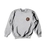 Buzo de cuello redondo color gris melange, con parche bordado en el pecho que muestra una porción de pizza con corazones y la frase 'is just love'.