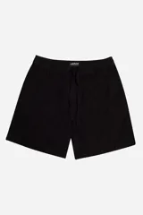 Bermuda de gabardina negra, corte recto, con cintura elastizada ajustable y logo bordado.