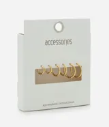 Set de cinco aros tipo argolla de metal dorado, con diámetros graduales.