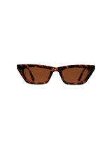 Lentes de sol tipo cat-eye con armazón negro brillante y micas oscuras.