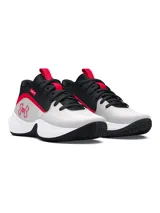 Championes de básquetbol Under Armour Lockdown 7, con diseño en combinación de colores gris, negro y detalles en rojo. Presentan parte superior de malla transpirable con superposiciones de cuero, entresuela de EVA para mayor amortiguación y suela de caucho con patrón de tracción en espiga.