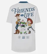 Remera de algodón blanca con cuello redondo azul oscuro, manga corta y estampa frontal de Toy Story con el personaje Woody.
