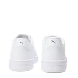 Championes urbanos Puma modelo Court Classy, color blanco con detalles plateados. Presentan un diseño de corte bajo con suela de goma y el logo de la marca en el lateral.