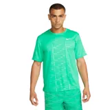 Remera Nike de hombre color verde agua, de corte clásico, con tecnología Dri-FIT y protección UV.