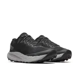Championes de trail running Merrell modelo Nova 4, color negro con entresuela gris. Presentan diseño de malla transpirable, refuerzos sintéticos en puntera y talón, y tecnología FlexConnect en la suela para mayor flexibilidad y tracción.