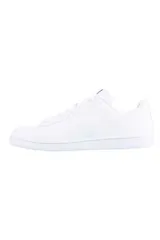 Championes deportivos Puma Up para hombre, de color blanco con la característica franja lateral en negro y el logo de la marca en el lateral y la lengüeta.